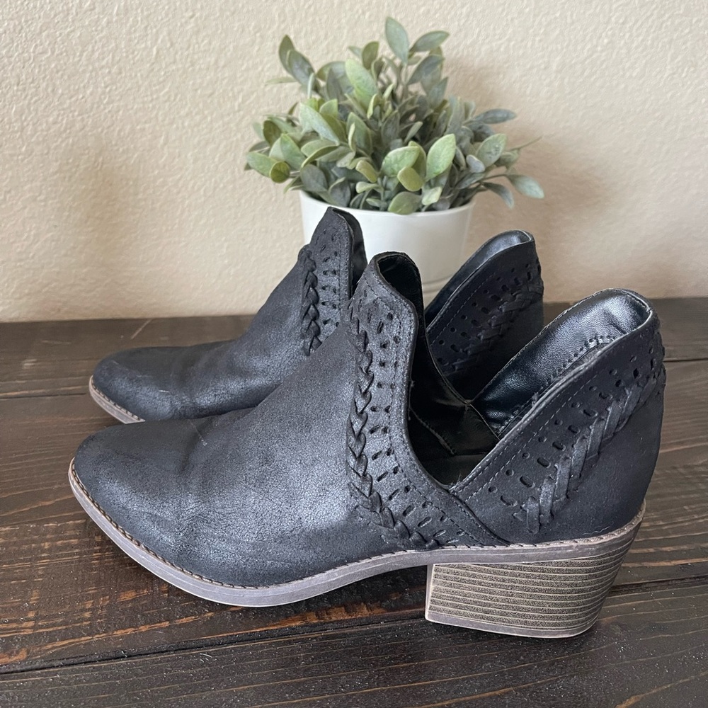 Womens Black Suede Black Ankle Bootie Shoes Sz 8.5